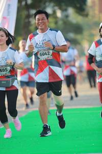 BIB: 6642, 695
                            <button type="button" onclick="openModal(6453496)" class="btn btn-primary btn-sm float-right btn-popup" data-toggle="modal" data-target=".modal-high-quality">
                        <i class="fas fa-shopping-cart"></i> Add to Cart
                    </button>
                                            <button type="button" onclick="isThisMe(6453496, true)" class="btn btn-success btn-sm float-right btn-popup btn-isme hidden" data-toggle="tooltip" data-placement="bottom" title="นี่คือรูปของคุณใช่ไหม คลิกที่นี่เพื่อเอาเข้าอัลบั้ม">
                        <i class="fas fa-plus"></i> Add to album
                    </button>
                    <button type="button" onclick="isThisMe(6453496, false)" class="btn btn-warning btn-sm float-right btn-popup btn-isnotme hidden">
                        <i class="fas fa-ban"></i> Remove from album
                    </button>