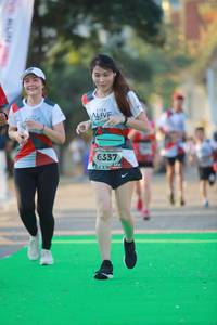 BIB: 6337
                            <button type="button" onclick="openModal(6452374)" class="btn btn-primary btn-sm float-right btn-popup" data-toggle="modal" data-target=".modal-high-quality">
                        <i class="fas fa-shopping-cart"></i> Add to Cart
                    </button>
                                            <button type="button" onclick="isThisMe(6452374, true)" class="btn btn-success btn-sm float-right btn-popup btn-isme hidden" data-toggle="tooltip" data-placement="bottom" title="นี่คือรูปของคุณใช่ไหม คลิกที่นี่เพื่อเอาเข้าอัลบั้ม">
                        <i class="fas fa-plus"></i> Add to album
                    </button>
                    <button type="button" onclick="isThisMe(6452374, false)" class="btn btn-warning btn-sm float-right btn-popup btn-isnotme hidden">
                        <i class="fas fa-ban"></i> Remove from album
                    </button>