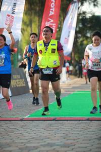 BIB: 6521, 6815, 2015
                            <button type="button" onclick="openModal(6452711)" class="btn btn-primary btn-sm float-right btn-popup" data-toggle="modal" data-target=".modal-high-quality">
                        <i class="fas fa-shopping-cart"></i> Add to Cart
                    </button>
                                            <button type="button" onclick="isThisMe(6452711, true)" class="btn btn-success btn-sm float-right btn-popup btn-isme hidden" data-toggle="tooltip" data-placement="bottom" title="นี่คือรูปของคุณใช่ไหม คลิกที่นี่เพื่อเอาเข้าอัลบั้ม">
                        <i class="fas fa-plus"></i> Add to album
                    </button>
                    <button type="button" onclick="isThisMe(6452711, false)" class="btn btn-warning btn-sm float-right btn-popup btn-isnotme hidden">
                        <i class="fas fa-ban"></i> Remove from album
                    </button>