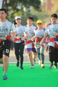 BIB: 712, 5242, 7432
                            <button type="button" onclick="openModal(6453647)" class="btn btn-primary btn-sm float-right btn-popup" data-toggle="modal" data-target=".modal-high-quality">
                        <i class="fas fa-shopping-cart"></i> Add to Cart
                    </button>
                                            <button type="button" onclick="isThisMe(6453647, true)" class="btn btn-success btn-sm float-right btn-popup btn-isme hidden" data-toggle="tooltip" data-placement="bottom" title="นี่คือรูปของคุณใช่ไหม คลิกที่นี่เพื่อเอาเข้าอัลบั้ม">
                        <i class="fas fa-plus"></i> Add to album
                    </button>
                    <button type="button" onclick="isThisMe(6453647, false)" class="btn btn-warning btn-sm float-right btn-popup btn-isnotme hidden">
                        <i class="fas fa-ban"></i> Remove from album
                    </button>