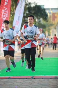 BIB: 6046
                            <button type="button" onclick="openModal(6452927)" class="btn btn-primary btn-sm float-right btn-popup" data-toggle="modal" data-target=".modal-high-quality">
                        <i class="fas fa-shopping-cart"></i> Add to Cart
                    </button>
                                            <button type="button" onclick="isThisMe(6452927, true)" class="btn btn-success btn-sm float-right btn-popup btn-isme hidden" data-toggle="tooltip" data-placement="bottom" title="นี่คือรูปของคุณใช่ไหม คลิกที่นี่เพื่อเอาเข้าอัลบั้ม">
                        <i class="fas fa-plus"></i> Add to album
                    </button>
                    <button type="button" onclick="isThisMe(6452927, false)" class="btn btn-warning btn-sm float-right btn-popup btn-isnotme hidden">
                        <i class="fas fa-ban"></i> Remove from album
                    </button>