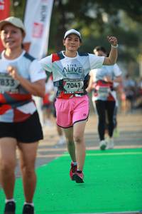 BIB: 833, 7041
                            <button type="button" onclick="openModal(6452803)" class="btn btn-primary btn-sm float-right btn-popup" data-toggle="modal" data-target=".modal-high-quality">
                        <i class="fas fa-shopping-cart"></i> Add to Cart
                    </button>
                                            <button type="button" onclick="isThisMe(6452803, true)" class="btn btn-success btn-sm float-right btn-popup btn-isme hidden" data-toggle="tooltip" data-placement="bottom" title="นี่คือรูปของคุณใช่ไหม คลิกที่นี่เพื่อเอาเข้าอัลบั้ม">
                        <i class="fas fa-plus"></i> Add to album
                    </button>
                    <button type="button" onclick="isThisMe(6452803, false)" class="btn btn-warning btn-sm float-right btn-popup btn-isnotme hidden">
                        <i class="fas fa-ban"></i> Remove from album
                    </button>