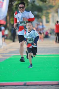 BIB: 7772, 7998
                            <button type="button" onclick="openModal(6452437)" class="btn btn-primary btn-sm float-right btn-popup" data-toggle="modal" data-target=".modal-high-quality">
                        <i class="fas fa-shopping-cart"></i> Add to Cart
                    </button>
                                            <button type="button" onclick="isThisMe(6452437, true)" class="btn btn-success btn-sm float-right btn-popup btn-isme hidden" data-toggle="tooltip" data-placement="bottom" title="นี่คือรูปของคุณใช่ไหม คลิกที่นี่เพื่อเอาเข้าอัลบั้ม">
                        <i class="fas fa-plus"></i> Add to album
                    </button>
                    <button type="button" onclick="isThisMe(6452437, false)" class="btn btn-warning btn-sm float-right btn-popup btn-isnotme hidden">
                        <i class="fas fa-ban"></i> Remove from album
                    </button>