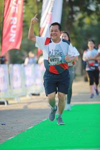 BIB: 6978
                            <button type="button" onclick="openModal(6453466)" class="btn btn-primary btn-sm float-right btn-popup" data-toggle="modal" data-target=".modal-high-quality">
                        <i class="fas fa-shopping-cart"></i> Add to Cart
                    </button>
                                            <button type="button" onclick="isThisMe(6453466, true)" class="btn btn-success btn-sm float-right btn-popup btn-isme hidden" data-toggle="tooltip" data-placement="bottom" title="นี่คือรูปของคุณใช่ไหม คลิกที่นี่เพื่อเอาเข้าอัลบั้ม">
                        <i class="fas fa-plus"></i> Add to album
                    </button>
                    <button type="button" onclick="isThisMe(6453466, false)" class="btn btn-warning btn-sm float-right btn-popup btn-isnotme hidden">
                        <i class="fas fa-ban"></i> Remove from album
                    </button>