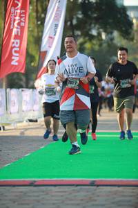 BIB: 6065
                            <button type="button" onclick="openModal(6453530)" class="btn btn-primary btn-sm float-right btn-popup" data-toggle="modal" data-target=".modal-high-quality">
                        <i class="fas fa-shopping-cart"></i> Add to Cart
                    </button>
                                            <button type="button" onclick="isThisMe(6453530, true)" class="btn btn-success btn-sm float-right btn-popup btn-isme hidden" data-toggle="tooltip" data-placement="bottom" title="นี่คือรูปของคุณใช่ไหม คลิกที่นี่เพื่อเอาเข้าอัลบั้ม">
                        <i class="fas fa-plus"></i> Add to album
                    </button>
                    <button type="button" onclick="isThisMe(6453530, false)" class="btn btn-warning btn-sm float-right btn-popup btn-isnotme hidden">
                        <i class="fas fa-ban"></i> Remove from album
                    </button>