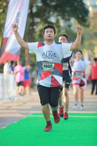 BIB: 6980
                            <button type="button" onclick="openModal(6451636)" class="btn btn-primary btn-sm float-right btn-popup" data-toggle="modal" data-target=".modal-high-quality">
                        <i class="fas fa-shopping-cart"></i> Add to Cart
                    </button>
                                            <button type="button" onclick="isThisMe(6451636, true)" class="btn btn-success btn-sm float-right btn-popup btn-isme hidden" data-toggle="tooltip" data-placement="bottom" title="นี่คือรูปของคุณใช่ไหม คลิกที่นี่เพื่อเอาเข้าอัลบั้ม">
                        <i class="fas fa-plus"></i> Add to album
                    </button>
                    <button type="button" onclick="isThisMe(6451636, false)" class="btn btn-warning btn-sm float-right btn-popup btn-isnotme hidden">
                        <i class="fas fa-ban"></i> Remove from album
                    </button>