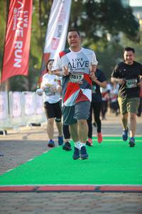 BIB: 7817
                            <button type="button" onclick="openModal(6453532)" class="btn btn-primary btn-sm float-right btn-popup" data-toggle="modal" data-target=".modal-high-quality">
                        <i class="fas fa-shopping-cart"></i> Add to Cart
                    </button>
                                            <button type="button" onclick="isThisMe(6453532, true)" class="btn btn-success btn-sm float-right btn-popup btn-isme hidden" data-toggle="tooltip" data-placement="bottom" title="นี่คือรูปของคุณใช่ไหม คลิกที่นี่เพื่อเอาเข้าอัลบั้ม">
                        <i class="fas fa-plus"></i> Add to album
                    </button>
                    <button type="button" onclick="isThisMe(6453532, false)" class="btn btn-warning btn-sm float-right btn-popup btn-isnotme hidden">
                        <i class="fas fa-ban"></i> Remove from album
                    </button>