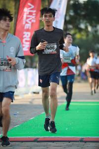 BIB: 1406, 388
                            <button type="button" onclick="openModal(6452555)" class="btn btn-primary btn-sm float-right btn-popup" data-toggle="modal" data-target=".modal-high-quality">
                        <i class="fas fa-shopping-cart"></i> Add to Cart
                    </button>
                                            <button type="button" onclick="isThisMe(6452555, true)" class="btn btn-success btn-sm float-right btn-popup btn-isme hidden" data-toggle="tooltip" data-placement="bottom" title="นี่คือรูปของคุณใช่ไหม คลิกที่นี่เพื่อเอาเข้าอัลบั้ม">
                        <i class="fas fa-plus"></i> Add to album
                    </button>
                    <button type="button" onclick="isThisMe(6452555, false)" class="btn btn-warning btn-sm float-right btn-popup btn-isnotme hidden">
                        <i class="fas fa-ban"></i> Remove from album
                    </button>