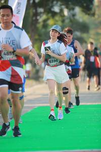 BIB: 4851, 6396
                            <button type="button" onclick="openModal(6453405)" class="btn btn-primary btn-sm float-right btn-popup" data-toggle="modal" data-target=".modal-high-quality">
                        <i class="fas fa-shopping-cart"></i> Add to Cart
                    </button>
                                            <button type="button" onclick="isThisMe(6453405, true)" class="btn btn-success btn-sm float-right btn-popup btn-isme hidden" data-toggle="tooltip" data-placement="bottom" title="นี่คือรูปของคุณใช่ไหม คลิกที่นี่เพื่อเอาเข้าอัลบั้ม">
                        <i class="fas fa-plus"></i> Add to album
                    </button>
                    <button type="button" onclick="isThisMe(6453405, false)" class="btn btn-warning btn-sm float-right btn-popup btn-isnotme hidden">
                        <i class="fas fa-ban"></i> Remove from album
                    </button>