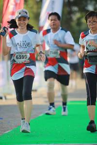 BIB: 6399
                            <button type="button" onclick="openModal(6453612)" class="btn btn-primary btn-sm float-right btn-popup" data-toggle="modal" data-target=".modal-high-quality">
                        <i class="fas fa-shopping-cart"></i> Add to Cart
                    </button>
                                            <button type="button" onclick="isThisMe(6453612, true)" class="btn btn-success btn-sm float-right btn-popup btn-isme hidden" data-toggle="tooltip" data-placement="bottom" title="นี่คือรูปของคุณใช่ไหม คลิกที่นี่เพื่อเอาเข้าอัลบั้ม">
                        <i class="fas fa-plus"></i> Add to album
                    </button>
                    <button type="button" onclick="isThisMe(6453612, false)" class="btn btn-warning btn-sm float-right btn-popup btn-isnotme hidden">
                        <i class="fas fa-ban"></i> Remove from album
                    </button>