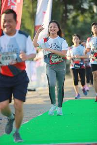 BIB: 697, 6040
                            <button type="button" onclick="openModal(6453472)" class="btn btn-primary btn-sm float-right btn-popup" data-toggle="modal" data-target=".modal-high-quality">
                        <i class="fas fa-shopping-cart"></i> Add to Cart
                    </button>
                                            <button type="button" onclick="isThisMe(6453472, true)" class="btn btn-success btn-sm float-right btn-popup btn-isme hidden" data-toggle="tooltip" data-placement="bottom" title="นี่คือรูปของคุณใช่ไหม คลิกที่นี่เพื่อเอาเข้าอัลบั้ม">
                        <i class="fas fa-plus"></i> Add to album
                    </button>
                    <button type="button" onclick="isThisMe(6453472, false)" class="btn btn-warning btn-sm float-right btn-popup btn-isnotme hidden">
                        <i class="fas fa-ban"></i> Remove from album
                    </button>