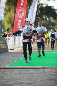 BIB: 7304, 708
                            <button type="button" onclick="openModal(6452669)" class="btn btn-primary btn-sm float-right btn-popup" data-toggle="modal" data-target=".modal-high-quality">
                        <i class="fas fa-shopping-cart"></i> Add to Cart
                    </button>
                                            <button type="button" onclick="isThisMe(6452669, true)" class="btn btn-success btn-sm float-right btn-popup btn-isme hidden" data-toggle="tooltip" data-placement="bottom" title="นี่คือรูปของคุณใช่ไหม คลิกที่นี่เพื่อเอาเข้าอัลบั้ม">
                        <i class="fas fa-plus"></i> Add to album
                    </button>
                    <button type="button" onclick="isThisMe(6452669, false)" class="btn btn-warning btn-sm float-right btn-popup btn-isnotme hidden">
                        <i class="fas fa-ban"></i> Remove from album
                    </button>