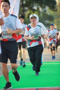 BIB: 6932, 507
                            <button type="button" onclick="openModal(6452297)" class="btn btn-primary btn-sm float-right btn-popup" data-toggle="modal" data-target=".modal-high-quality">
                        <i class="fas fa-shopping-cart"></i> Add to Cart
                    </button>
                                            <button type="button" onclick="isThisMe(6452297, true)" class="btn btn-success btn-sm float-right btn-popup btn-isme hidden" data-toggle="tooltip" data-placement="bottom" title="นี่คือรูปของคุณใช่ไหม คลิกที่นี่เพื่อเอาเข้าอัลบั้ม">
                        <i class="fas fa-plus"></i> Add to album
                    </button>
                    <button type="button" onclick="isThisMe(6452297, false)" class="btn btn-warning btn-sm float-right btn-popup btn-isnotme hidden">
                        <i class="fas fa-ban"></i> Remove from album
                    </button>