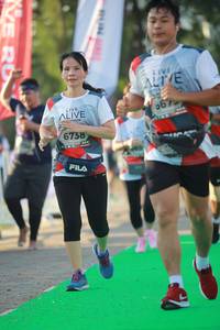 BIB: 667, 6738
                            <button type="button" onclick="openModal(6453490)" class="btn btn-primary btn-sm float-right btn-popup" data-toggle="modal" data-target=".modal-high-quality">
                        <i class="fas fa-shopping-cart"></i> Add to Cart
                    </button>
                                            <button type="button" onclick="isThisMe(6453490, true)" class="btn btn-success btn-sm float-right btn-popup btn-isme hidden" data-toggle="tooltip" data-placement="bottom" title="นี่คือรูปของคุณใช่ไหม คลิกที่นี่เพื่อเอาเข้าอัลบั้ม">
                        <i class="fas fa-plus"></i> Add to album
                    </button>
                    <button type="button" onclick="isThisMe(6453490, false)" class="btn btn-warning btn-sm float-right btn-popup btn-isnotme hidden">
                        <i class="fas fa-ban"></i> Remove from album
                    </button>