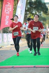 BIB: 6465, 684, 6519
                            <button type="button" onclick="openModal(6452333)" class="btn btn-primary btn-sm float-right btn-popup" data-toggle="modal" data-target=".modal-high-quality">
                        <i class="fas fa-shopping-cart"></i> Add to Cart
                    </button>
                                            <button type="button" onclick="isThisMe(6452333, true)" class="btn btn-success btn-sm float-right btn-popup btn-isme hidden" data-toggle="tooltip" data-placement="bottom" title="นี่คือรูปของคุณใช่ไหม คลิกที่นี่เพื่อเอาเข้าอัลบั้ม">
                        <i class="fas fa-plus"></i> Add to album
                    </button>
                    <button type="button" onclick="isThisMe(6452333, false)" class="btn btn-warning btn-sm float-right btn-popup btn-isnotme hidden">
                        <i class="fas fa-ban"></i> Remove from album
                    </button>