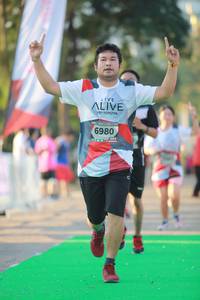 BIB: 6980
                            <button type="button" onclick="openModal(6451637)" class="btn btn-primary btn-sm float-right btn-popup" data-toggle="modal" data-target=".modal-high-quality">
                        <i class="fas fa-shopping-cart"></i> Add to Cart
                    </button>
                                            <button type="button" onclick="isThisMe(6451637, true)" class="btn btn-success btn-sm float-right btn-popup btn-isme hidden" data-toggle="tooltip" data-placement="bottom" title="นี่คือรูปของคุณใช่ไหม คลิกที่นี่เพื่อเอาเข้าอัลบั้ม">
                        <i class="fas fa-plus"></i> Add to album
                    </button>
                    <button type="button" onclick="isThisMe(6451637, false)" class="btn btn-warning btn-sm float-right btn-popup btn-isnotme hidden">
                        <i class="fas fa-ban"></i> Remove from album
                    </button>