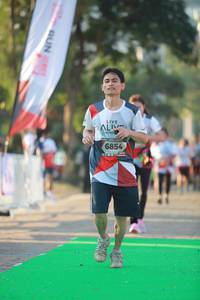 BIB: 6854
                            <button type="button" onclick="openModal(6452962)" class="btn btn-primary btn-sm float-right btn-popup" data-toggle="modal" data-target=".modal-high-quality">
                        <i class="fas fa-shopping-cart"></i> Add to Cart
                    </button>
                                            <button type="button" onclick="isThisMe(6452962, true)" class="btn btn-success btn-sm float-right btn-popup btn-isme hidden" data-toggle="tooltip" data-placement="bottom" title="นี่คือรูปของคุณใช่ไหม คลิกที่นี่เพื่อเอาเข้าอัลบั้ม">
                        <i class="fas fa-plus"></i> Add to album
                    </button>
                    <button type="button" onclick="isThisMe(6452962, false)" class="btn btn-warning btn-sm float-right btn-popup btn-isnotme hidden">
                        <i class="fas fa-ban"></i> Remove from album
                    </button>