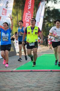 BIB: 7187, 6521, 6815, 2019
                            <button type="button" onclick="openModal(6452708)" class="btn btn-primary btn-sm float-right btn-popup" data-toggle="modal" data-target=".modal-high-quality">
                        <i class="fas fa-shopping-cart"></i> Add to Cart
                    </button>
                                            <button type="button" onclick="isThisMe(6452708, true)" class="btn btn-success btn-sm float-right btn-popup btn-isme hidden" data-toggle="tooltip" data-placement="bottom" title="นี่คือรูปของคุณใช่ไหม คลิกที่นี่เพื่อเอาเข้าอัลบั้ม">
                        <i class="fas fa-plus"></i> Add to album
                    </button>
                    <button type="button" onclick="isThisMe(6452708, false)" class="btn btn-warning btn-sm float-right btn-popup btn-isnotme hidden">
                        <i class="fas fa-ban"></i> Remove from album
                    </button>