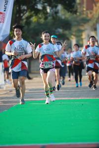 BIB: 314, 7174
                            <button type="button" onclick="openModal(6452741)" class="btn btn-primary btn-sm float-right btn-popup" data-toggle="modal" data-target=".modal-high-quality">
                        <i class="fas fa-shopping-cart"></i> Add to Cart
                    </button>
                                            <button type="button" onclick="isThisMe(6452741, true)" class="btn btn-success btn-sm float-right btn-popup btn-isme hidden" data-toggle="tooltip" data-placement="bottom" title="นี่คือรูปของคุณใช่ไหม คลิกที่นี่เพื่อเอาเข้าอัลบั้ม">
                        <i class="fas fa-plus"></i> Add to album
                    </button>
                    <button type="button" onclick="isThisMe(6452741, false)" class="btn btn-warning btn-sm float-right btn-popup btn-isnotme hidden">
                        <i class="fas fa-ban"></i> Remove from album
                    </button>