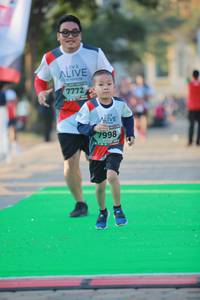 BIB: 7772, 7998
                            <button type="button" onclick="openModal(6452439)" class="btn btn-primary btn-sm float-right btn-popup" data-toggle="modal" data-target=".modal-high-quality">
                        <i class="fas fa-shopping-cart"></i> Add to Cart
                    </button>
                                            <button type="button" onclick="isThisMe(6452439, true)" class="btn btn-success btn-sm float-right btn-popup btn-isme hidden" data-toggle="tooltip" data-placement="bottom" title="นี่คือรูปของคุณใช่ไหม คลิกที่นี่เพื่อเอาเข้าอัลบั้ม">
                        <i class="fas fa-plus"></i> Add to album
                    </button>
                    <button type="button" onclick="isThisMe(6452439, false)" class="btn btn-warning btn-sm float-right btn-popup btn-isnotme hidden">
                        <i class="fas fa-ban"></i> Remove from album
                    </button>