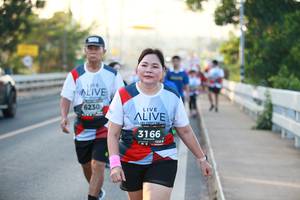 BIB: 6230, 3166, 124
                            <button type="button" onclick="openModal(6401957)" class="btn btn-primary btn-sm float-right btn-popup" data-toggle="modal" data-target=".modal-high-quality">
                        <i class="fas fa-shopping-cart"></i> Add to Cart
                    </button>
                                            <button type="button" onclick="isThisMe(6401957, true)" class="btn btn-success btn-sm float-right btn-popup btn-isme hidden" data-toggle="tooltip" data-placement="bottom" title="นี่คือรูปของคุณใช่ไหม คลิกที่นี่เพื่อเอาเข้าอัลบั้ม">
                        <i class="fas fa-plus"></i> Add to album
                    </button>
                    <button type="button" onclick="isThisMe(6401957, false)" class="btn btn-warning btn-sm float-right btn-popup btn-isnotme hidden">
                        <i class="fas fa-ban"></i> Remove from album
                    </button>