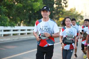 BIB: 706, 7330
                            <button type="button" onclick="openModal(6397505)" class="btn btn-primary btn-sm float-right btn-popup" data-toggle="modal" data-target=".modal-high-quality">
                        <i class="fas fa-shopping-cart"></i> Add to Cart
                    </button>
                                            <button type="button" onclick="isThisMe(6397505, true)" class="btn btn-success btn-sm float-right btn-popup btn-isme hidden" data-toggle="tooltip" data-placement="bottom" title="นี่คือรูปของคุณใช่ไหม คลิกที่นี่เพื่อเอาเข้าอัลบั้ม">
                        <i class="fas fa-plus"></i> Add to album
                    </button>
                    <button type="button" onclick="isThisMe(6397505, false)" class="btn btn-warning btn-sm float-right btn-popup btn-isnotme hidden">
                        <i class="fas fa-ban"></i> Remove from album
                    </button>