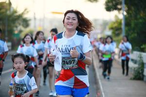 BIB: 7497, 6774
                            <button type="button" onclick="openModal(6398585)" class="btn btn-primary btn-sm float-right btn-popup" data-toggle="modal" data-target=".modal-high-quality">
                        <i class="fas fa-shopping-cart"></i> Add to Cart
                    </button>
                                            <button type="button" onclick="isThisMe(6398585, true)" class="btn btn-success btn-sm float-right btn-popup btn-isme hidden" data-toggle="tooltip" data-placement="bottom" title="นี่คือรูปของคุณใช่ไหม คลิกที่นี่เพื่อเอาเข้าอัลบั้ม">
                        <i class="fas fa-plus"></i> Add to album
                    </button>
                    <button type="button" onclick="isThisMe(6398585, false)" class="btn btn-warning btn-sm float-right btn-popup btn-isnotme hidden">
                        <i class="fas fa-ban"></i> Remove from album
                    </button>