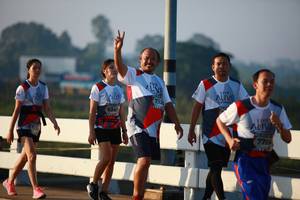 BIB: 7326, 6349, 7704
                            <button type="button" onclick="openModal(6403344)" class="btn btn-primary btn-sm float-right btn-popup" data-toggle="modal" data-target=".modal-high-quality">
                        <i class="fas fa-shopping-cart"></i> Add to Cart
                    </button>
                                            <button type="button" onclick="isThisMe(6403344, true)" class="btn btn-success btn-sm float-right btn-popup btn-isme hidden" data-toggle="tooltip" data-placement="bottom" title="นี่คือรูปของคุณใช่ไหม คลิกที่นี่เพื่อเอาเข้าอัลบั้ม">
                        <i class="fas fa-plus"></i> Add to album
                    </button>
                    <button type="button" onclick="isThisMe(6403344, false)" class="btn btn-warning btn-sm float-right btn-popup btn-isnotme hidden">
                        <i class="fas fa-ban"></i> Remove from album
                    </button>