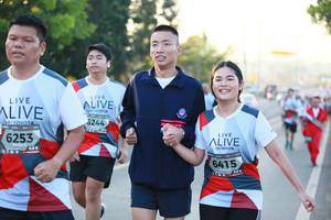 BIB: 5244, 6253, 6415
                            <button type="button" onclick="openModal(6402056)" class="btn btn-primary btn-sm float-right btn-popup" data-toggle="modal" data-target=".modal-high-quality">
                        <i class="fas fa-shopping-cart"></i> Add to Cart
                    </button>
                                            <button type="button" onclick="isThisMe(6402056, true)" class="btn btn-success btn-sm float-right btn-popup btn-isme hidden" data-toggle="tooltip" data-placement="bottom" title="นี่คือรูปของคุณใช่ไหม คลิกที่นี่เพื่อเอาเข้าอัลบั้ม">
                        <i class="fas fa-plus"></i> Add to album
                    </button>
                    <button type="button" onclick="isThisMe(6402056, false)" class="btn btn-warning btn-sm float-right btn-popup btn-isnotme hidden">
                        <i class="fas fa-ban"></i> Remove from album
                    </button>