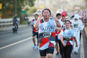 BIB: 6265, 670
                            <button type="button" onclick="openModal(6393903)" class="btn btn-primary btn-sm float-right btn-popup" data-toggle="modal" data-target=".modal-high-quality">
                        <i class="fas fa-shopping-cart"></i> Add to Cart
                    </button>
                                            <button type="button" onclick="isThisMe(6393903, true)" class="btn btn-success btn-sm float-right btn-popup btn-isme hidden" data-toggle="tooltip" data-placement="bottom" title="นี่คือรูปของคุณใช่ไหม คลิกที่นี่เพื่อเอาเข้าอัลบั้ม">
                        <i class="fas fa-plus"></i> Add to album
                    </button>
                    <button type="button" onclick="isThisMe(6393903, false)" class="btn btn-warning btn-sm float-right btn-popup btn-isnotme hidden">
                        <i class="fas fa-ban"></i> Remove from album
                    </button>