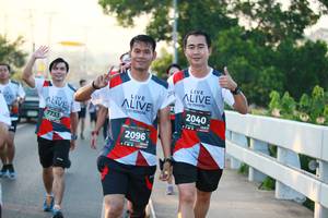 BIB: 2040, 7733, 2096
                            <button type="button" onclick="openModal(6396753)" class="btn btn-primary btn-sm float-right btn-popup" data-toggle="modal" data-target=".modal-high-quality">
                        <i class="fas fa-shopping-cart"></i> Add to Cart
                    </button>
                                            <button type="button" onclick="isThisMe(6396753, true)" class="btn btn-success btn-sm float-right btn-popup btn-isme hidden" data-toggle="tooltip" data-placement="bottom" title="นี่คือรูปของคุณใช่ไหม คลิกที่นี่เพื่อเอาเข้าอัลบั้ม">
                        <i class="fas fa-plus"></i> Add to album
                    </button>
                    <button type="button" onclick="isThisMe(6396753, false)" class="btn btn-warning btn-sm float-right btn-popup btn-isnotme hidden">
                        <i class="fas fa-ban"></i> Remove from album
                    </button>