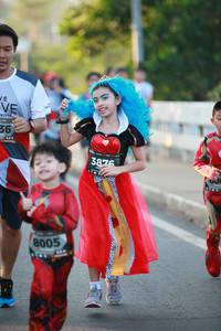 BIB: 3876, 8005
                            <button type="button" onclick="openModal(6403027)" class="btn btn-primary btn-sm float-right btn-popup" data-toggle="modal" data-target=".modal-high-quality">
                        <i class="fas fa-shopping-cart"></i> Add to Cart
                    </button>
                                            <button type="button" onclick="isThisMe(6403027, true)" class="btn btn-success btn-sm float-right btn-popup btn-isme hidden" data-toggle="tooltip" data-placement="bottom" title="นี่คือรูปของคุณใช่ไหม คลิกที่นี่เพื่อเอาเข้าอัลบั้ม">
                        <i class="fas fa-plus"></i> Add to album
                    </button>
                    <button type="button" onclick="isThisMe(6403027, false)" class="btn btn-warning btn-sm float-right btn-popup btn-isnotme hidden">
                        <i class="fas fa-ban"></i> Remove from album
                    </button>