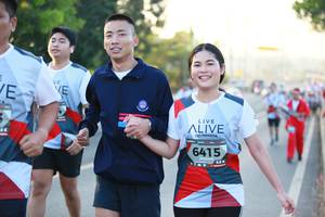 BIB: 6415
                            <button type="button" onclick="openModal(6402040)" class="btn btn-primary btn-sm float-right btn-popup" data-toggle="modal" data-target=".modal-high-quality">
                        <i class="fas fa-shopping-cart"></i> Add to Cart
                    </button>
                                            <button type="button" onclick="isThisMe(6402040, true)" class="btn btn-success btn-sm float-right btn-popup btn-isme hidden" data-toggle="tooltip" data-placement="bottom" title="นี่คือรูปของคุณใช่ไหม คลิกที่นี่เพื่อเอาเข้าอัลบั้ม">
                        <i class="fas fa-plus"></i> Add to album
                    </button>
                    <button type="button" onclick="isThisMe(6402040, false)" class="btn btn-warning btn-sm float-right btn-popup btn-isnotme hidden">
                        <i class="fas fa-ban"></i> Remove from album
                    </button>