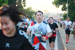 BIB: 7688
                            <button type="button" onclick="openModal(6393025)" class="btn btn-primary btn-sm float-right btn-popup" data-toggle="modal" data-target=".modal-high-quality">
                        <i class="fas fa-shopping-cart"></i> Add to Cart
                    </button>
                                            <button type="button" onclick="isThisMe(6393025, true)" class="btn btn-success btn-sm float-right btn-popup btn-isme hidden" data-toggle="tooltip" data-placement="bottom" title="นี่คือรูปของคุณใช่ไหม คลิกที่นี่เพื่อเอาเข้าอัลบั้ม">
                        <i class="fas fa-plus"></i> Add to album
                    </button>
                    <button type="button" onclick="isThisMe(6393025, false)" class="btn btn-warning btn-sm float-right btn-popup btn-isnotme hidden">
                        <i class="fas fa-ban"></i> Remove from album
                    </button>