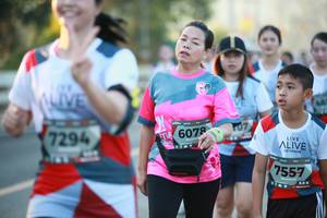 BIB: 7294, 6078, 7557
                            <button type="button" onclick="openModal(6400559)" class="btn btn-primary btn-sm float-right btn-popup" data-toggle="modal" data-target=".modal-high-quality">
                        <i class="fas fa-shopping-cart"></i> Add to Cart
                    </button>
                                            <button type="button" onclick="isThisMe(6400559, true)" class="btn btn-success btn-sm float-right btn-popup btn-isme hidden" data-toggle="tooltip" data-placement="bottom" title="นี่คือรูปของคุณใช่ไหม คลิกที่นี่เพื่อเอาเข้าอัลบั้ม">
                        <i class="fas fa-plus"></i> Add to album
                    </button>
                    <button type="button" onclick="isThisMe(6400559, false)" class="btn btn-warning btn-sm float-right btn-popup btn-isnotme hidden">
                        <i class="fas fa-ban"></i> Remove from album
                    </button>