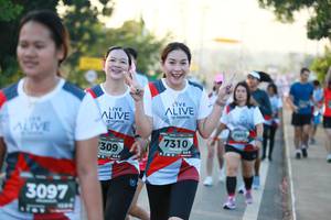 BIB: 7310, 309, 3097
                            <button type="button" onclick="openModal(6399971)" class="btn btn-primary btn-sm float-right btn-popup" data-toggle="modal" data-target=".modal-high-quality">
                        <i class="fas fa-shopping-cart"></i> Add to Cart
                    </button>
                                            <button type="button" onclick="isThisMe(6399971, true)" class="btn btn-success btn-sm float-right btn-popup btn-isme hidden" data-toggle="tooltip" data-placement="bottom" title="นี่คือรูปของคุณใช่ไหม คลิกที่นี่เพื่อเอาเข้าอัลบั้ม">
                        <i class="fas fa-plus"></i> Add to album
                    </button>
                    <button type="button" onclick="isThisMe(6399971, false)" class="btn btn-warning btn-sm float-right btn-popup btn-isnotme hidden">
                        <i class="fas fa-ban"></i> Remove from album
                    </button>