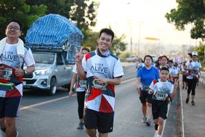 BIB: 7561, 726
                            <button type="button" onclick="openModal(6400481)" class="btn btn-primary btn-sm float-right btn-popup" data-toggle="modal" data-target=".modal-high-quality">
                        <i class="fas fa-shopping-cart"></i> Add to Cart
                    </button>
                                            <button type="button" onclick="isThisMe(6400481, true)" class="btn btn-success btn-sm float-right btn-popup btn-isme hidden" data-toggle="tooltip" data-placement="bottom" title="นี่คือรูปของคุณใช่ไหม คลิกที่นี่เพื่อเอาเข้าอัลบั้ม">
                        <i class="fas fa-plus"></i> Add to album
                    </button>
                    <button type="button" onclick="isThisMe(6400481, false)" class="btn btn-warning btn-sm float-right btn-popup btn-isnotme hidden">
                        <i class="fas fa-ban"></i> Remove from album
                    </button>