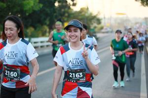 BIB: 2160, 2163, 128
                            <button type="button" onclick="openModal(6393176)" class="btn btn-primary btn-sm float-right btn-popup" data-toggle="modal" data-target=".modal-high-quality">
                        <i class="fas fa-shopping-cart"></i> Add to Cart
                    </button>
                                            <button type="button" onclick="isThisMe(6393176, true)" class="btn btn-success btn-sm float-right btn-popup btn-isme hidden" data-toggle="tooltip" data-placement="bottom" title="นี่คือรูปของคุณใช่ไหม คลิกที่นี่เพื่อเอาเข้าอัลบั้ม">
                        <i class="fas fa-plus"></i> Add to album
                    </button>
                    <button type="button" onclick="isThisMe(6393176, false)" class="btn btn-warning btn-sm float-right btn-popup btn-isnotme hidden">
                        <i class="fas fa-ban"></i> Remove from album
                    </button>