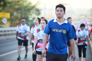 BIB: 
                            <button type="button" onclick="openModal(6402002)" class="btn btn-primary btn-sm float-right btn-popup" data-toggle="modal" data-target=".modal-high-quality">
                        <i class="fas fa-shopping-cart"></i> Add to Cart
                    </button>
                                            <button type="button" onclick="isThisMe(6402002, true)" class="btn btn-success btn-sm float-right btn-popup btn-isme hidden" data-toggle="tooltip" data-placement="bottom" title="นี่คือรูปของคุณใช่ไหม คลิกที่นี่เพื่อเอาเข้าอัลบั้ม">
                        <i class="fas fa-plus"></i> Add to album
                    </button>
                    <button type="button" onclick="isThisMe(6402002, false)" class="btn btn-warning btn-sm float-right btn-popup btn-isnotme hidden">
                        <i class="fas fa-ban"></i> Remove from album
                    </button>