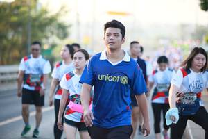 BIB: 7434
                            <button type="button" onclick="openModal(6401996)" class="btn btn-primary btn-sm float-right btn-popup" data-toggle="modal" data-target=".modal-high-quality">
                        <i class="fas fa-shopping-cart"></i> Add to Cart
                    </button>
                                            <button type="button" onclick="isThisMe(6401996, true)" class="btn btn-success btn-sm float-right btn-popup btn-isme hidden" data-toggle="tooltip" data-placement="bottom" title="นี่คือรูปของคุณใช่ไหม คลิกที่นี่เพื่อเอาเข้าอัลบั้ม">
                        <i class="fas fa-plus"></i> Add to album
                    </button>
                    <button type="button" onclick="isThisMe(6401996, false)" class="btn btn-warning btn-sm float-right btn-popup btn-isnotme hidden">
                        <i class="fas fa-ban"></i> Remove from album
                    </button>