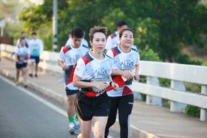 BIB: 
                            <button type="button" onclick="openModal(6402612)" class="btn btn-primary btn-sm float-right btn-popup" data-toggle="modal" data-target=".modal-high-quality">
                        <i class="fas fa-shopping-cart"></i> Add to Cart
                    </button>
                                            <button type="button" onclick="isThisMe(6402612, true)" class="btn btn-success btn-sm float-right btn-popup btn-isme hidden" data-toggle="tooltip" data-placement="bottom" title="นี่คือรูปของคุณใช่ไหม คลิกที่นี่เพื่อเอาเข้าอัลบั้ม">
                        <i class="fas fa-plus"></i> Add to album
                    </button>
                    <button type="button" onclick="isThisMe(6402612, false)" class="btn btn-warning btn-sm float-right btn-popup btn-isnotme hidden">
                        <i class="fas fa-ban"></i> Remove from album
                    </button>