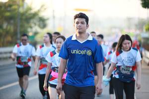 BIB: 7434
                            <button type="button" onclick="openModal(6401997)" class="btn btn-primary btn-sm float-right btn-popup" data-toggle="modal" data-target=".modal-high-quality">
                        <i class="fas fa-shopping-cart"></i> Add to Cart
                    </button>
                                            <button type="button" onclick="isThisMe(6401997, true)" class="btn btn-success btn-sm float-right btn-popup btn-isme hidden" data-toggle="tooltip" data-placement="bottom" title="นี่คือรูปของคุณใช่ไหม คลิกที่นี่เพื่อเอาเข้าอัลบั้ม">
                        <i class="fas fa-plus"></i> Add to album
                    </button>
                    <button type="button" onclick="isThisMe(6401997, false)" class="btn btn-warning btn-sm float-right btn-popup btn-isnotme hidden">
                        <i class="fas fa-ban"></i> Remove from album
                    </button>