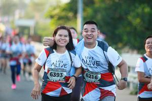 BIB: 6216, 6393
                            <button type="button" onclick="openModal(6402882)" class="btn btn-primary btn-sm float-right btn-popup" data-toggle="modal" data-target=".modal-high-quality">
                        <i class="fas fa-shopping-cart"></i> Add to Cart
                    </button>
                                            <button type="button" onclick="isThisMe(6402882, true)" class="btn btn-success btn-sm float-right btn-popup btn-isme hidden" data-toggle="tooltip" data-placement="bottom" title="นี่คือรูปของคุณใช่ไหม คลิกที่นี่เพื่อเอาเข้าอัลบั้ม">
                        <i class="fas fa-plus"></i> Add to album
                    </button>
                    <button type="button" onclick="isThisMe(6402882, false)" class="btn btn-warning btn-sm float-right btn-popup btn-isnotme hidden">
                        <i class="fas fa-ban"></i> Remove from album
                    </button>