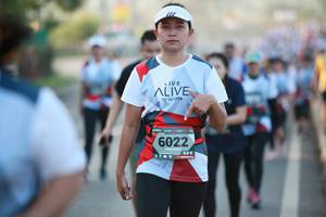 BIB: 6022
                            <button type="button" onclick="openModal(6399378)" class="btn btn-primary btn-sm float-right btn-popup" data-toggle="modal" data-target=".modal-high-quality">
                        <i class="fas fa-shopping-cart"></i> Add to Cart
                    </button>
                                            <button type="button" onclick="isThisMe(6399378, true)" class="btn btn-success btn-sm float-right btn-popup btn-isme hidden" data-toggle="tooltip" data-placement="bottom" title="นี่คือรูปของคุณใช่ไหม คลิกที่นี่เพื่อเอาเข้าอัลบั้ม">
                        <i class="fas fa-plus"></i> Add to album
                    </button>
                    <button type="button" onclick="isThisMe(6399378, false)" class="btn btn-warning btn-sm float-right btn-popup btn-isnotme hidden">
                        <i class="fas fa-ban"></i> Remove from album
                    </button>