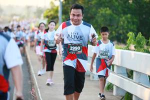 BIB: 719, 2990, 6026
                            <button type="button" onclick="openModal(6398172)" class="btn btn-primary btn-sm float-right btn-popup" data-toggle="modal" data-target=".modal-high-quality">
                        <i class="fas fa-shopping-cart"></i> Add to Cart
                    </button>
                                            <button type="button" onclick="isThisMe(6398172, true)" class="btn btn-success btn-sm float-right btn-popup btn-isme hidden" data-toggle="tooltip" data-placement="bottom" title="นี่คือรูปของคุณใช่ไหม คลิกที่นี่เพื่อเอาเข้าอัลบั้ม">
                        <i class="fas fa-plus"></i> Add to album
                    </button>
                    <button type="button" onclick="isThisMe(6398172, false)" class="btn btn-warning btn-sm float-right btn-popup btn-isnotme hidden">
                        <i class="fas fa-ban"></i> Remove from album
                    </button>