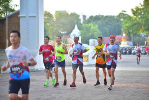 BIB: 335, 3641, 2804
                            <button type="button" onclick="openModal(6512813)" class="btn btn-primary btn-sm float-right btn-popup" data-toggle="modal" data-target=".modal-high-quality">
                        <i class="fas fa-shopping-cart"></i> Add to Cart
                    </button>
                                            <button type="button" onclick="isThisMe(6512813, true)" class="btn btn-success btn-sm float-right btn-popup btn-isme hidden" data-toggle="tooltip" data-placement="bottom" title="นี่คือรูปของคุณใช่ไหม คลิกที่นี่เพื่อเอาเข้าอัลบั้ม">
                        <i class="fas fa-plus"></i> Add to album
                    </button>
                    <button type="button" onclick="isThisMe(6512813, false)" class="btn btn-warning btn-sm float-right btn-popup btn-isnotme hidden">
                        <i class="fas fa-ban"></i> Remove from album
                    </button>