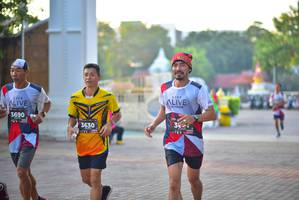 BIB: 3690, 3630
                            <button type="button" onclick="openModal(6512819)" class="btn btn-primary btn-sm float-right btn-popup" data-toggle="modal" data-target=".modal-high-quality">
                        <i class="fas fa-shopping-cart"></i> Add to Cart
                    </button>
                                            <button type="button" onclick="isThisMe(6512819, true)" class="btn btn-success btn-sm float-right btn-popup btn-isme hidden" data-toggle="tooltip" data-placement="bottom" title="นี่คือรูปของคุณใช่ไหม คลิกที่นี่เพื่อเอาเข้าอัลบั้ม">
                        <i class="fas fa-plus"></i> Add to album
                    </button>
                    <button type="button" onclick="isThisMe(6512819, false)" class="btn btn-warning btn-sm float-right btn-popup btn-isnotme hidden">
                        <i class="fas fa-ban"></i> Remove from album
                    </button>