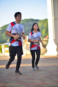 BIB: 593
                            <button type="button" onclick="openModal(6508796)" class="btn btn-primary btn-sm float-right btn-popup" data-toggle="modal" data-target=".modal-high-quality">
                        <i class="fas fa-shopping-cart"></i> Add to Cart
                    </button>
                                            <button type="button" onclick="isThisMe(6508796, true)" class="btn btn-success btn-sm float-right btn-popup btn-isme hidden" data-toggle="tooltip" data-placement="bottom" title="นี่คือรูปของคุณใช่ไหม คลิกที่นี่เพื่อเอาเข้าอัลบั้ม">
                        <i class="fas fa-plus"></i> Add to album
                    </button>
                    <button type="button" onclick="isThisMe(6508796, false)" class="btn btn-warning btn-sm float-right btn-popup btn-isnotme hidden">
                        <i class="fas fa-ban"></i> Remove from album
                    </button>