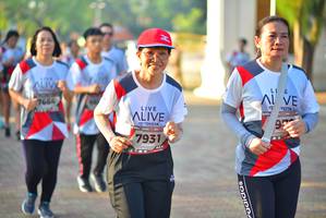 BIB: 7664, 7931
                            <button type="button" onclick="openModal(6505963)" class="btn btn-primary btn-sm float-right btn-popup" data-toggle="modal" data-target=".modal-high-quality">
                        <i class="fas fa-shopping-cart"></i> Add to Cart
                    </button>
                                            <button type="button" onclick="isThisMe(6505963, true)" class="btn btn-success btn-sm float-right btn-popup btn-isme hidden" data-toggle="tooltip" data-placement="bottom" title="นี่คือรูปของคุณใช่ไหม คลิกที่นี่เพื่อเอาเข้าอัลบั้ม">
                        <i class="fas fa-plus"></i> Add to album
                    </button>
                    <button type="button" onclick="isThisMe(6505963, false)" class="btn btn-warning btn-sm float-right btn-popup btn-isnotme hidden">
                        <i class="fas fa-ban"></i> Remove from album
                    </button>