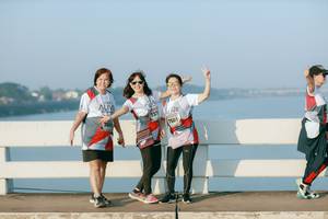 BIB: 7501
                            <button type="button" onclick="openModal(6475054)" class="btn btn-primary btn-sm float-right btn-popup" data-toggle="modal" data-target=".modal-high-quality">
                        <i class="fas fa-shopping-cart"></i> Add to Cart
                    </button>
                                            <button type="button" onclick="isThisMe(6475054, true)" class="btn btn-success btn-sm float-right btn-popup btn-isme hidden" data-toggle="tooltip" data-placement="bottom" title="นี่คือรูปของคุณใช่ไหม คลิกที่นี่เพื่อเอาเข้าอัลบั้ม">
                        <i class="fas fa-plus"></i> Add to album
                    </button>
                    <button type="button" onclick="isThisMe(6475054, false)" class="btn btn-warning btn-sm float-right btn-popup btn-isnotme hidden">
                        <i class="fas fa-ban"></i> Remove from album
                    </button>